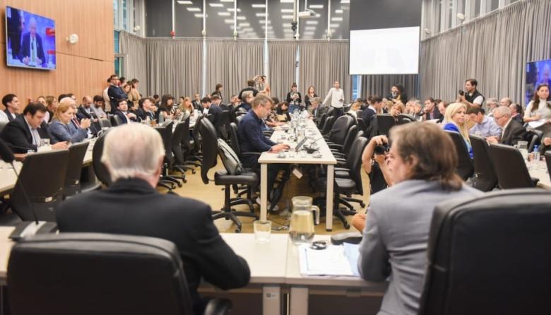 El Gobierno logró dictamen de mayoría en la Comisión de Presupuesto, para tratar el nuevo Presupuesto 2026