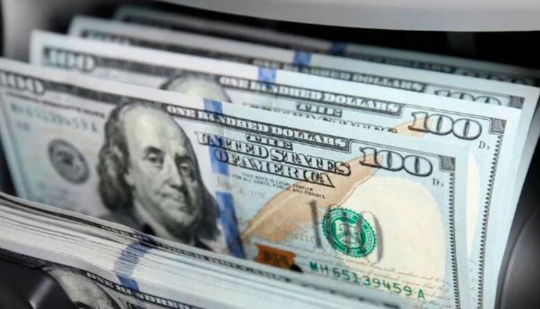 El dólar cerró a $1.415 y alcanzó su valor más bajo del último mes