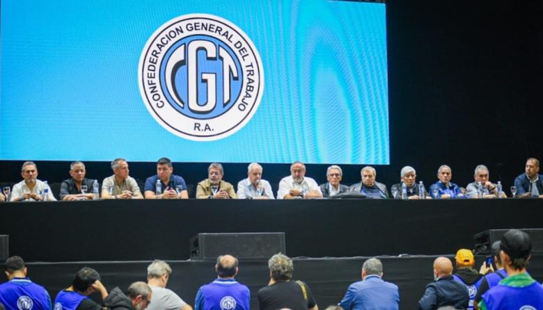 Ya no son los gordos, pero tampoco los flacos: la CGT se renueva y el nuevo trío está conformado por Argüello, Sola y Jerónimo