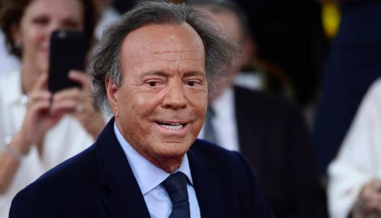 Julio Iglesias se olvidó de vivir: acusado de violencia de género, salió públicamente a defenderse