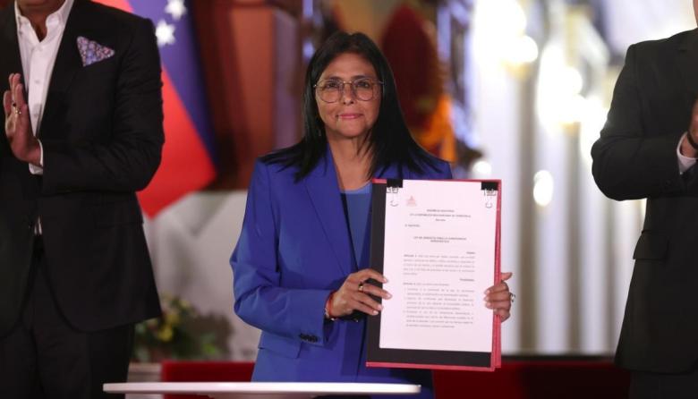 Venezuela: Delcy Rodríguez promulgó la Ley de Amnistía General que permite liberar presos políticos, activistas y otros
