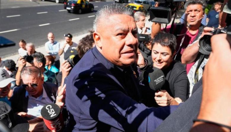 Con estilo K: al igual que Cristina en su momento, Tapia también se presenta ante la Justicia y deja un papelito pidiendo ser sobreseído