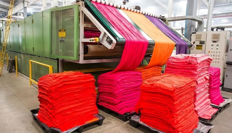Un informe de la Fundación Pro Tejer, da cuenta que, durante el mes de febrero, la producción textil cayó 33% interanual