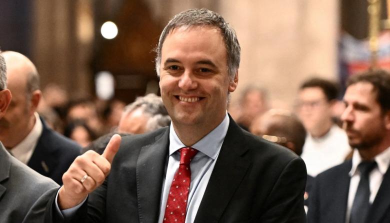 Una buena para Adorni: la fiscal Alejandra Mángano solicitó cerrar, por falta de delito, la causa por el viaje con su mujer Bettina Angeletti a Estados Unidos en el avión presidencial