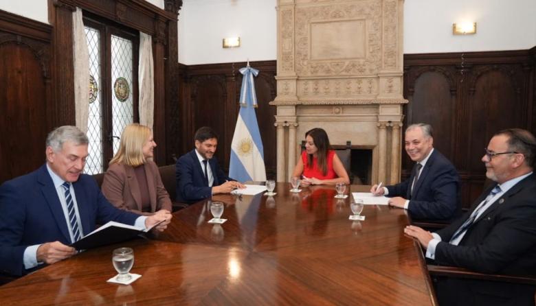 Capital Humano acordó con Santa Fe y Corrientes los pagos de las importantes deudas que ANSES tiene con ambas provincias
