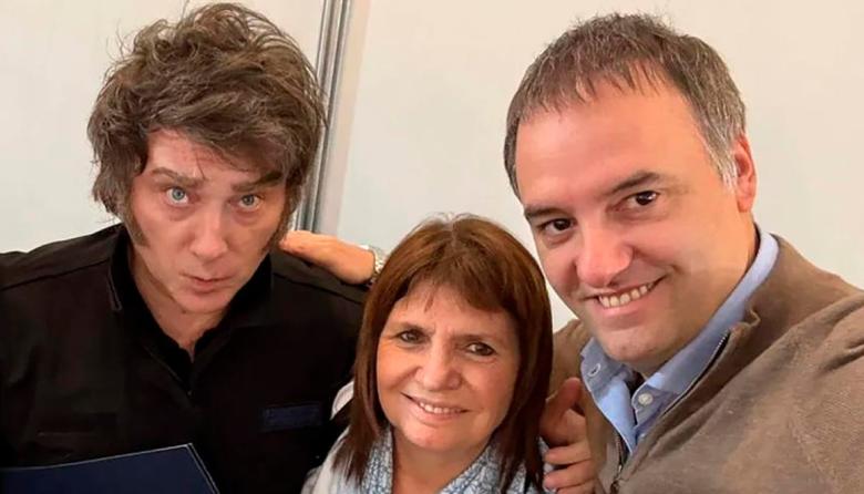 Luego de que Patricia Bullrich pidiera públicamente que Manuel Adorni presente de inmediato su declaración jurada, el propio Milei hizo de vocero y salió a confirmar que eso ocurrirá