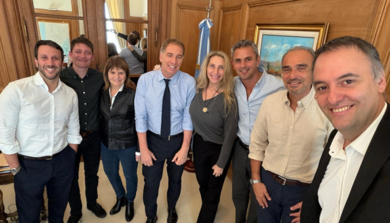 En medio de la tensión interna por el caso Adorni, la mesa política se reunirá mañana en Casa Rosada