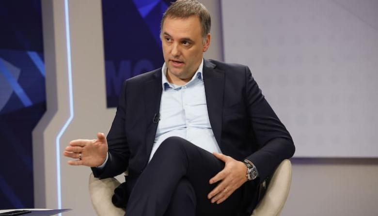 ¿Se tomó un tiempo para dibujar y aguardó el efecto Mundial? Finalmente, Adorni presentó su declaración jurada y adhirió al Régimen Simplificado de Ganancias a igual que su mujer