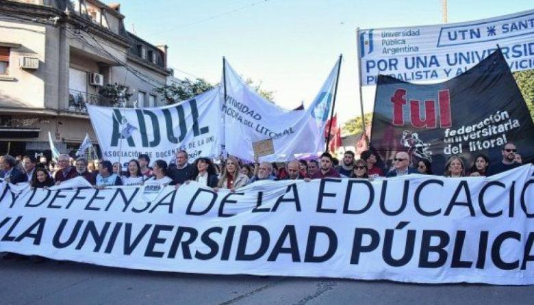 Luego de años de conflictos, el Gobierno y el Consejo Universitario Nacional, llegaron a un acuerdo salarial y presupuestario