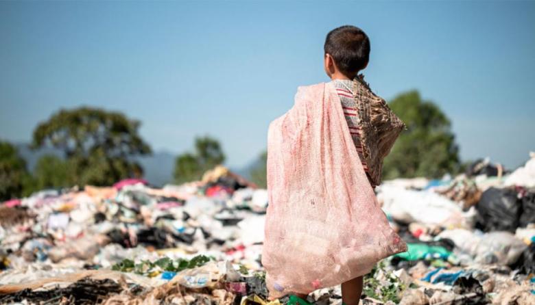 Según un informe de UNICEF, en el segundo semestre del 2025, la pobreza infantil en Argentina cayó al 42,3%