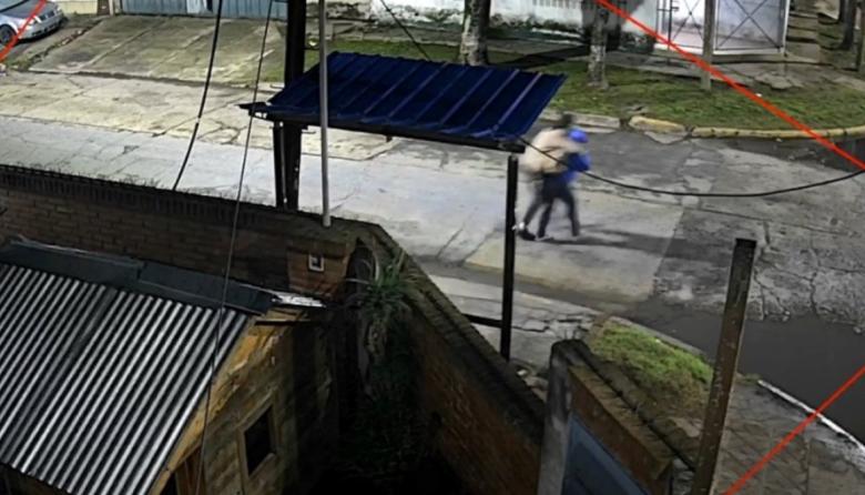 Ola de secuestros en la provincia de Bs. As.: encapuchado y con un auto negro de apoyo, un hombre atacó a diferentes mujeres y fue detenido