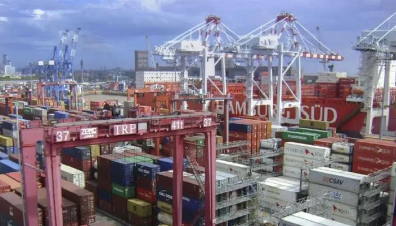 En mayo, las exportaciones superaron los 9.500 millones de dólares y el superávit comercial alcanzó su valor más alto en la historia