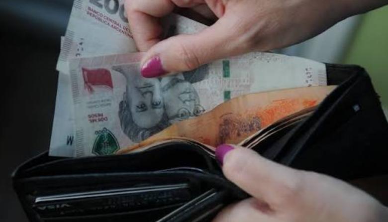 Los salarios del sector privado tuvieron un incremento del 2,3% en junio y le ganaron a la inflación mensual