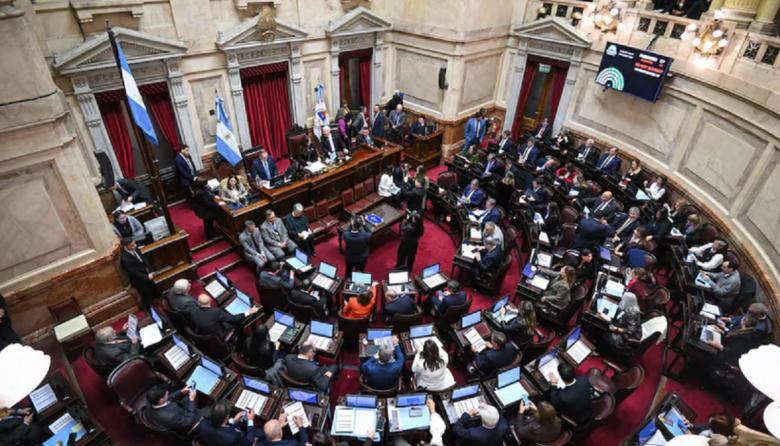 De no creer… Los senadores pasarán a cobrar 12 millones por mes, pero no hay plata…