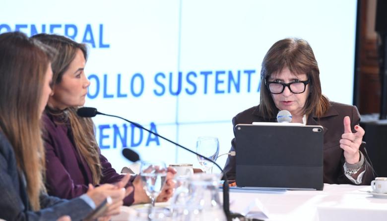 Patricia Bullrich anunció cambios a la ley de Sociedades, que impulsa Federico Sturzenegger
