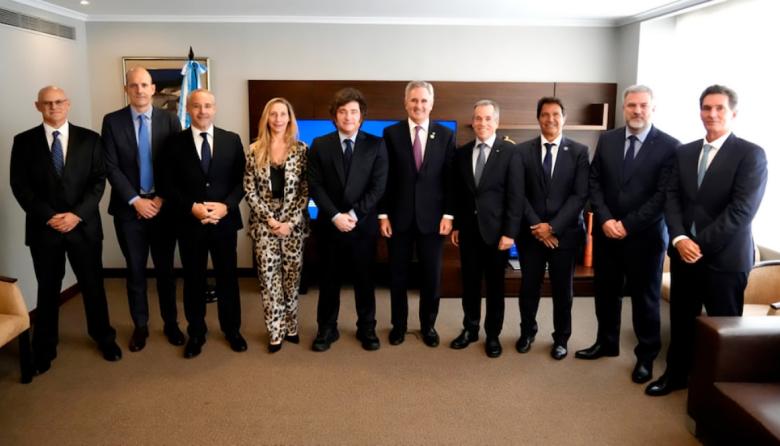 El Gobierno firmó un acuerdo bilateral en Ecuador, que potenciará a la industria automotriz