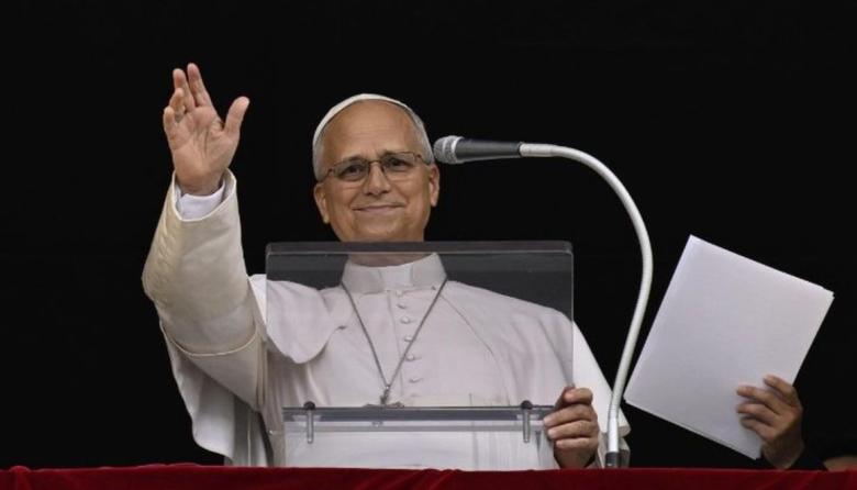 ¡Todo indica que visitaría la Argentina en noviembre! León XIV reapareció desde la ventana del Palacio Apostólico y brindó su primer Angelus