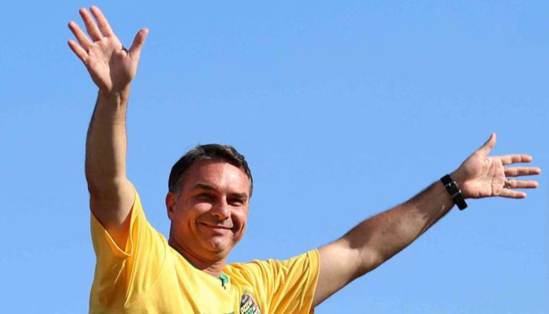 ¡Brasil elige! Flávio Bolsonaro hizo historia: fuera de todo pronóstico, le ganó a Lula en primera vuelta y todo indica que será el nuevo presidente