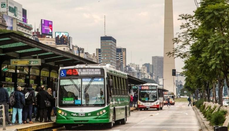 Cambio de estrategia: el Gobierno decidió incrementar los subsidios a empresas de colectivos para que no vuelvan a aumentar el valor del boleto