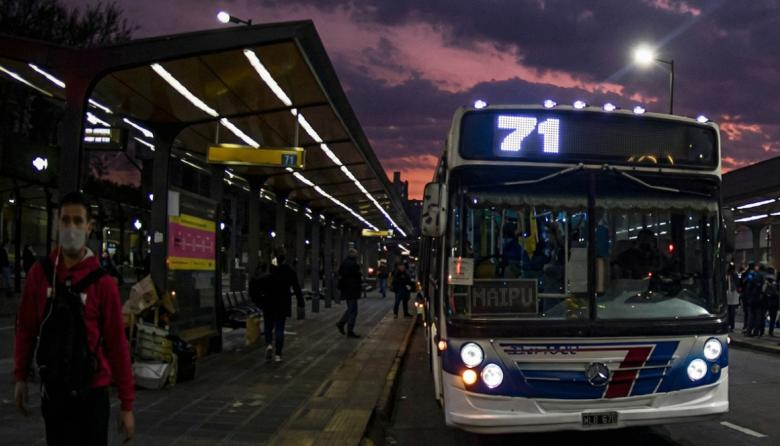 A modo de protesta por la situación económica: más de 100 líneas de colectivos reducirán a la mitad los servicios nocturnos en el AMBA