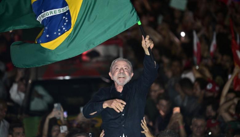 Elecciones en Brasil: sorpresivo triunfo de Lula, teñido de un episodio sospechoso