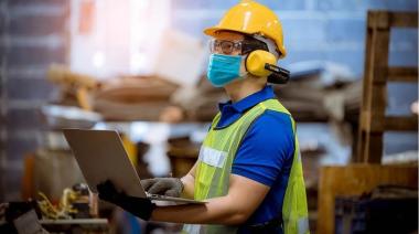 Capital Humano informó que, en abril, el empleo asalariado formal del sector privado detuvo su caída y hasta creció un 0,05% interanual