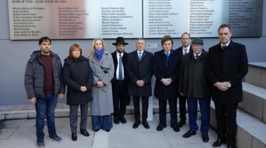 El homenaje a las víctimas del atentado a la AMIA: "Que el silencio no se vuelva olvido"