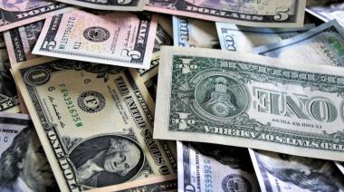 La semana comenzó con un dólar estable y el riesgo país perforó los 600 puntos básicos