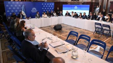 En medio del paro de la CGT, el Gobierno consiguió el dictamen de la reforma laboral en el Senado, pero por una metida de pata del triángulo de hierro, recién se tratará en febrero