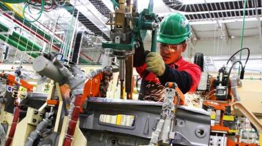 La UIA reveló que 4 de cada 10 empresas, redujeron su producción y aumentaron la cantidad de despidos