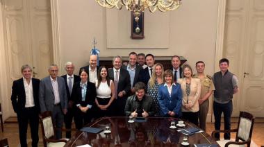 Por primera vez desde que asumió, Javier Milei aumentará los sueldos de sus funcionarios