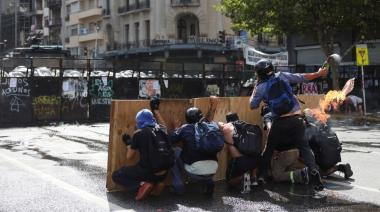 Las mafias de siempre produjeron graves incidentes y destrozos en los alrededores del Congreso