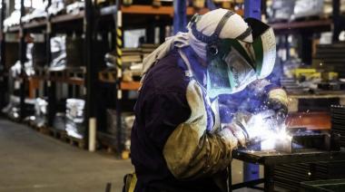 Desde la UIA informaron que la producción y las ventas cayeron en más del 50% de las fábricas