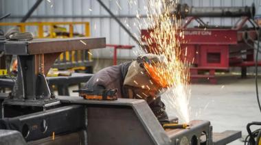 En febrero, la actividad industrial registró una caída del 7,9%