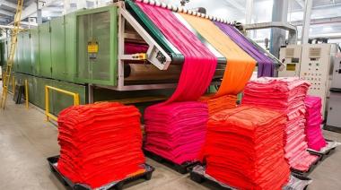 Un informe de la Fundación Pro Tejer, da cuenta que, durante el mes de febrero, la producción textil cayó 33% interanual