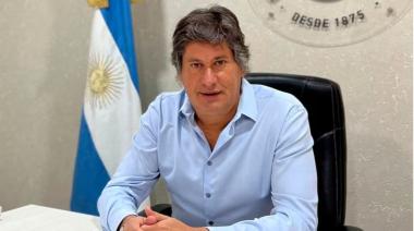 ¡Es joda! El intendente de Funes, Rolvider Antonio Santacroce, pidió licencia para ir al mundial, alegando que lo necesita porque se desloma por el pueblo