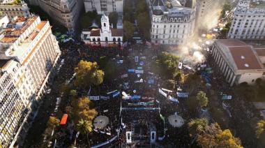 Marcha universitaria: 120.000 personas en Plaza de Mayo contra Milei… Más allá del manejo político y oportunista de la oposición, fue un claro mensaje contra el Gobierno