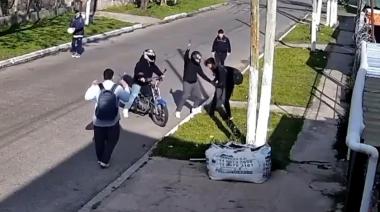 ¿Qué dirán ahora los defensores del garantismo? En González Catán, motochorros asaltaron y golpearon a un grupo de chicos con autismo