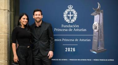 Deportes: el mejor futbolista y deportista de todos los tiempos, Lionel Messi, recibió el Premio Princesa de Asturias y Oviedo fue una fiesta junto a la Familia Real
