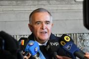 Made in Perón: en Tucumán, le robaron el celular al gobernador Osvaldo Jaldo, mientras se sacaba fotos con militantes