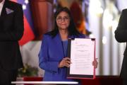 Venezuela: Delcy Rodríguez promulgó la Ley de Amnistía General que permite liberar presos políticos, activistas y otros