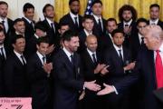 La foto del año: Messi junto a Trump en la visita del Inter Miami a la Casa Blanca; el mandatario preguntó y expresó: “Sos mejor que Pelé”