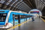 ¿Lo paga la casta? No, lo paga la gente: el Gobierno prevé aumentar un 90% el pasaje del tren, de manera escalonada de aquí a fin de año