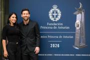 Deportes: el mejor futbolista y deportista de todos los tiempos, Lionel Messi, recibió el Premio Princesa de Asturias y Oviedo fue una fiesta junto a la Familia Real