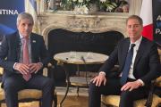 En París, el Gobierno Nacional lanzó un programa para que extranjeros puedan obtener la ciudadanía y el pasaporte mediante inversiones