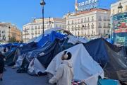 España en decadencia: en Madrid, desde hace días diversos movimientos sociales acampan en la Puerta del Sol