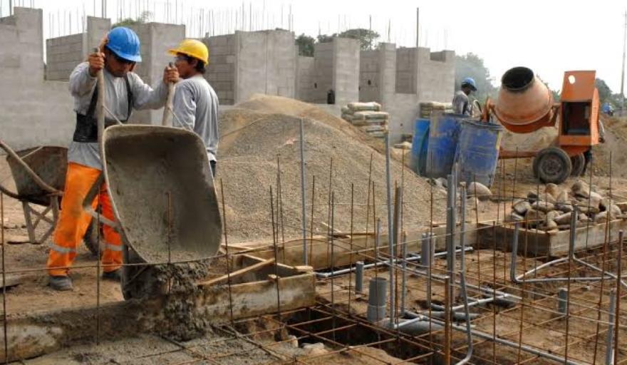 Según el INDEC, en mayo, la construcción y la industria mostraron una mejora del 6,3% y del 0,4% mensual